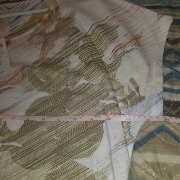 Top - Picture 2 of 2